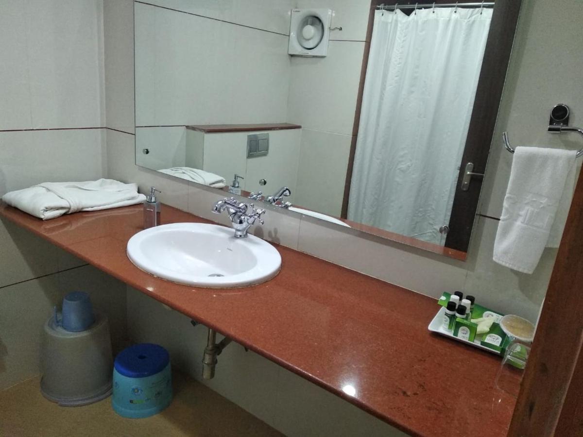 Shilpi Hill Resort Сапутара Екстериор снимка