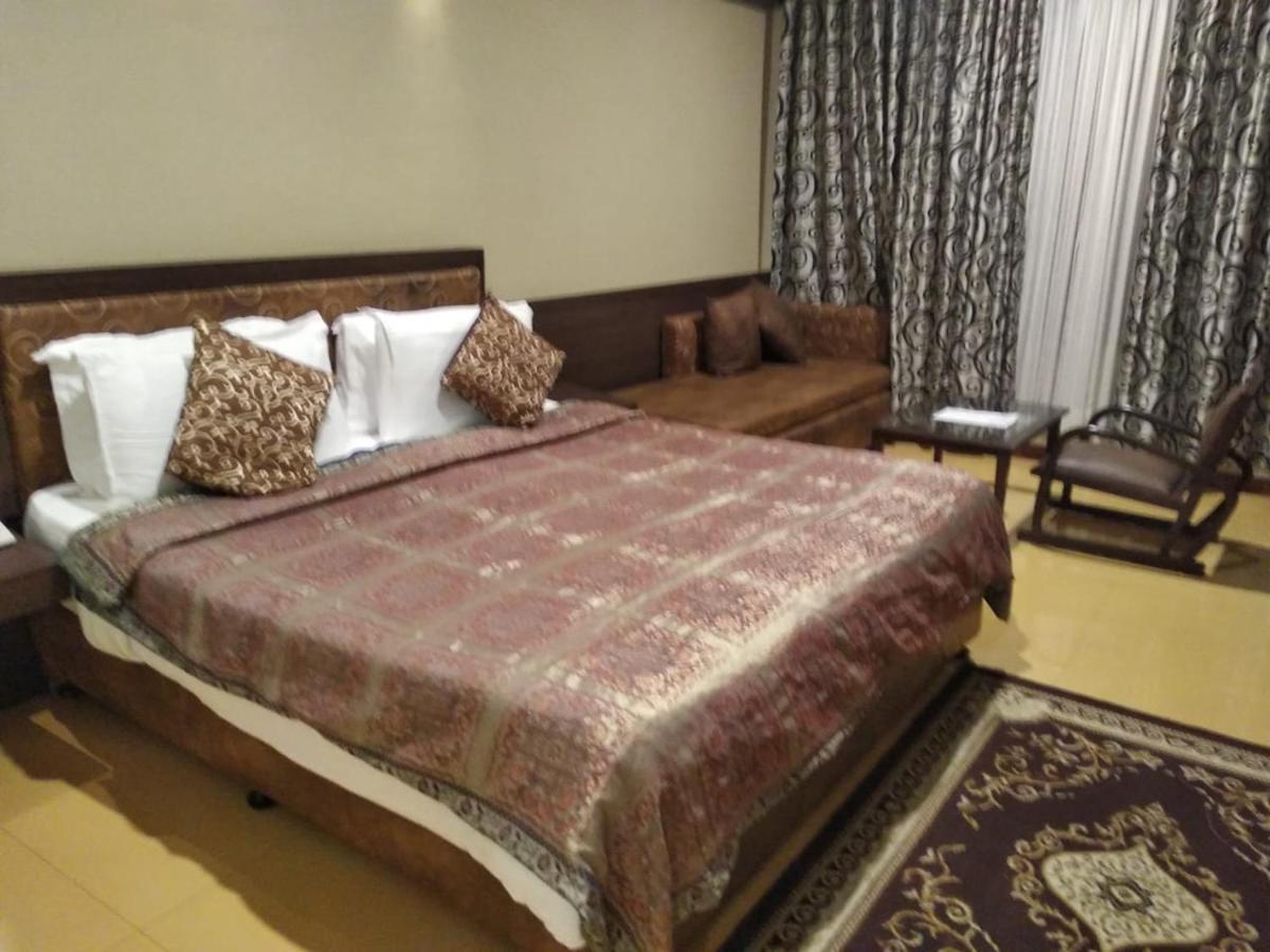 Shilpi Hill Resort Сапутара Екстериор снимка